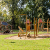Detské ihrisko v Zámockom parku bude dočasne zatvorené. Dôvodom je orez stromov