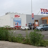 TESCO zanedbáva okolitú zeleň