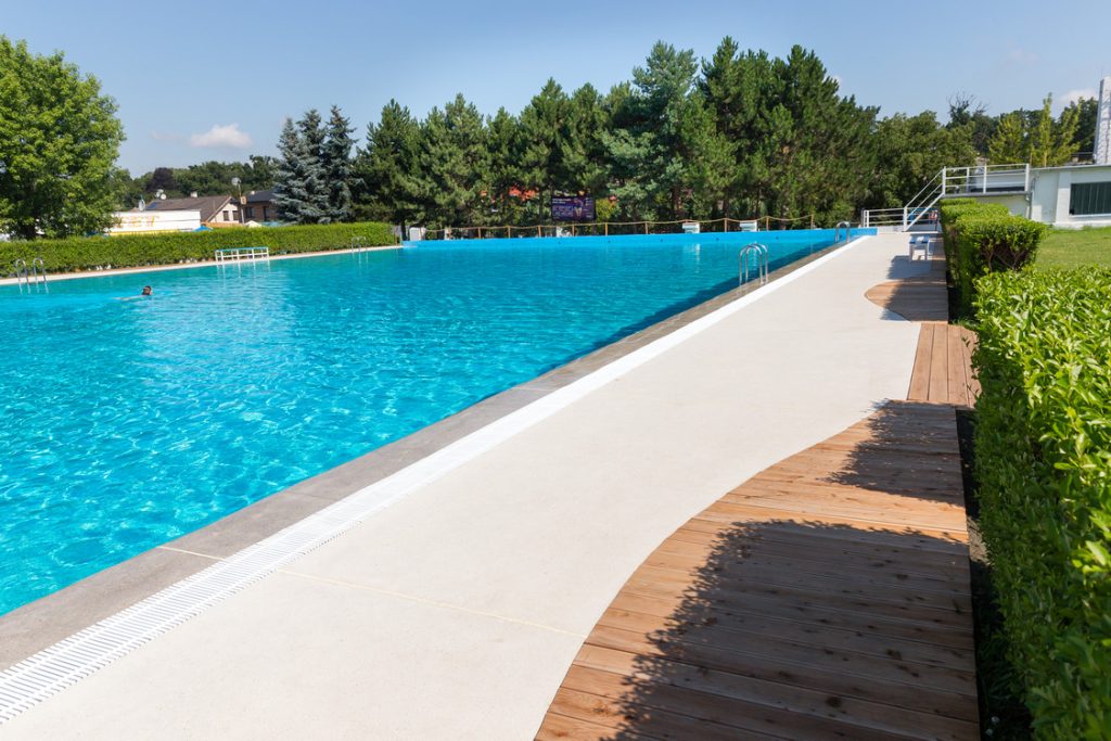Kúpalisko Malacky - veľká bazén a okolie
